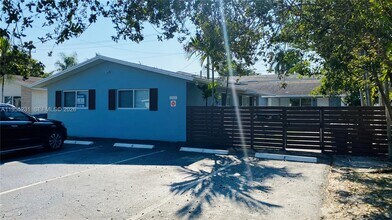 Building Photo - 808 NE 2nd St