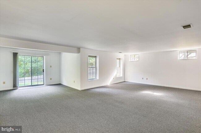 Building Photo - 18518 Gingerbread Ln