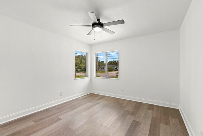 Building Photo - NEWLY RENOVATED Home For Rent in St Peters...