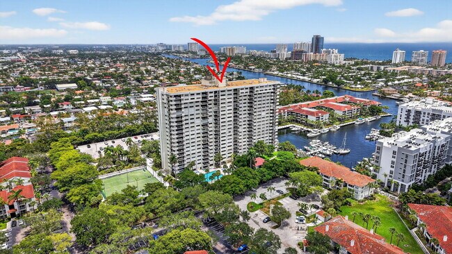 Building Photo - 3200 Port Royale Dr N