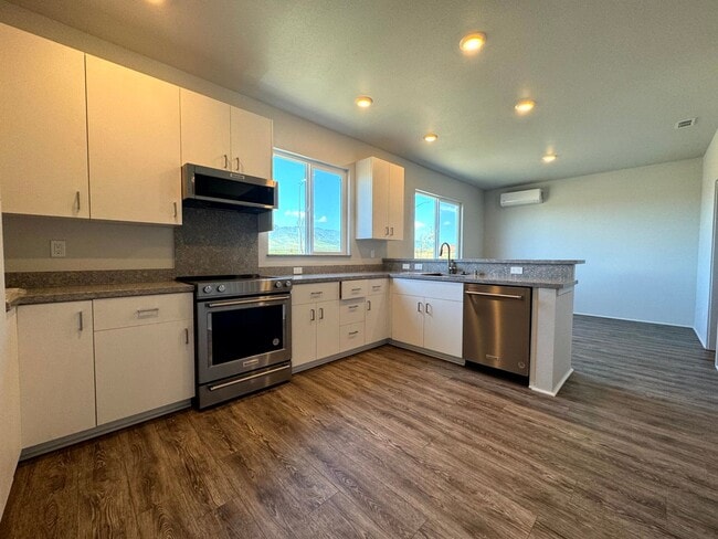 Building Photo - Brand New Home in Hoopili Kanalani - Culdesac - 4 Bed 2.5 Bath