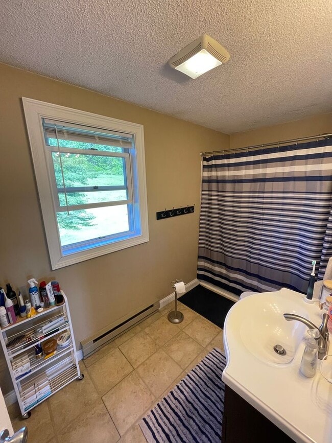 Building Photo - Townhouse located at Pheasant Hill, North Berwick Maine