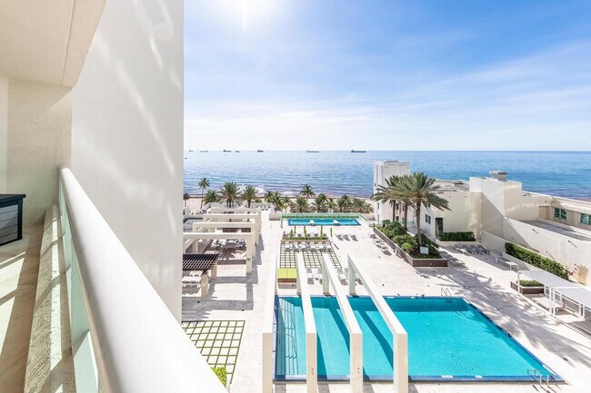 Building Photo - 101 S Fort Lauderdale Beach Blvd