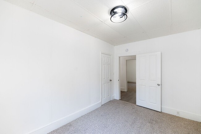 Building Photo - Move-In Ready 4BR Home with Large Backyard