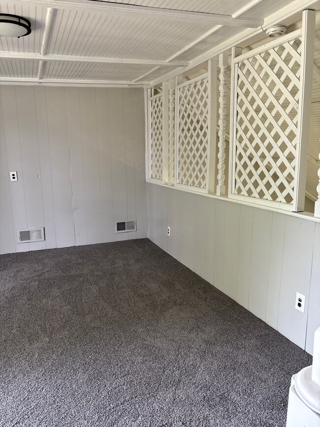 Building Photo - 211 Nance St