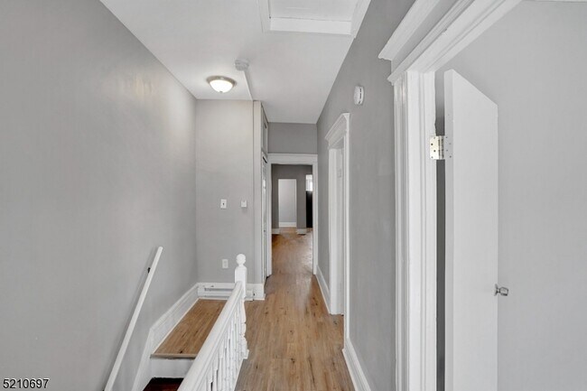 Building Photo - 30 Linden Ave