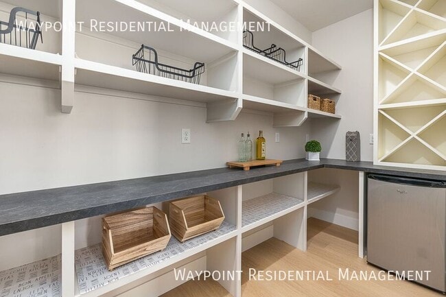 Building Photo - 3570 E Interstellar Ct