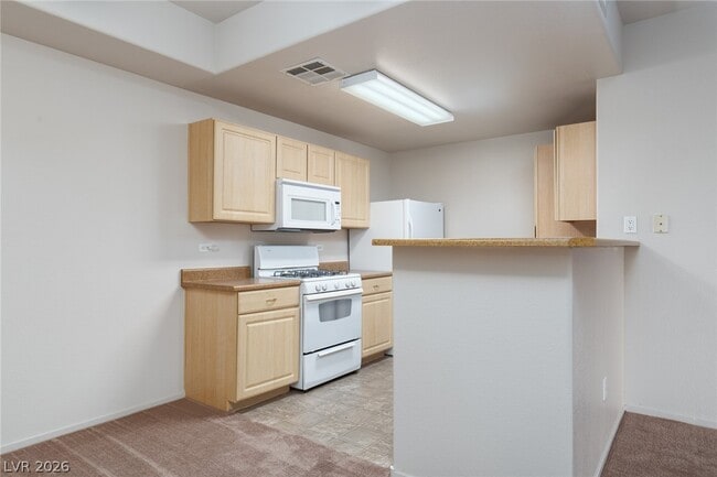 Building Photo - 8250 N Grand Canyon Dr