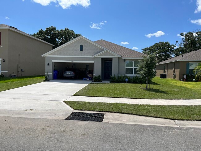 Building Photo - 2917 Canary Ln