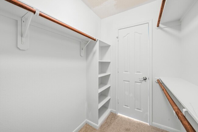 Building Photo - 4908 Summer Rain Dr