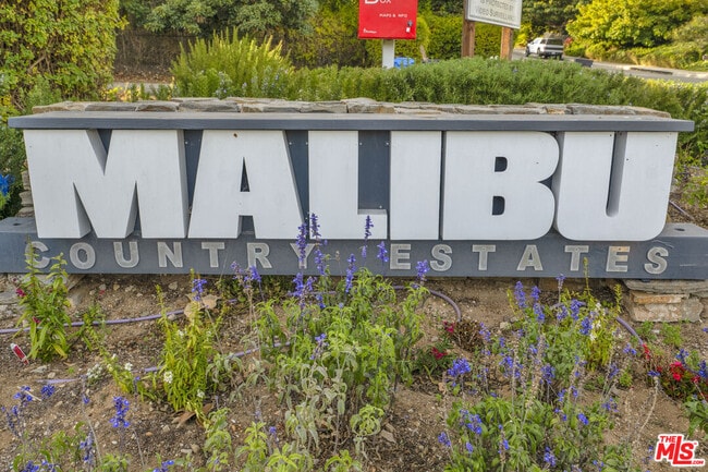 Building Photo - 3516 Malibu Country Dr