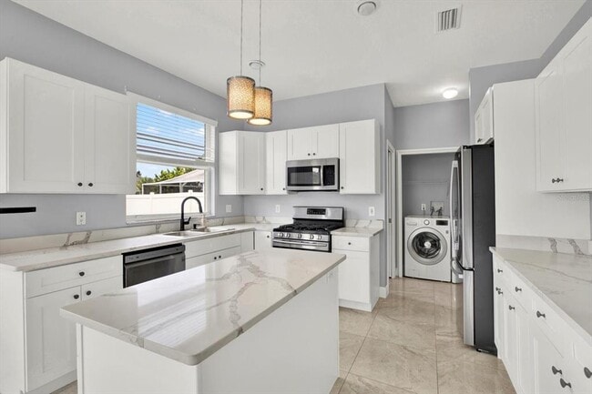 Building Photo - 544 Lake Cypress Cir