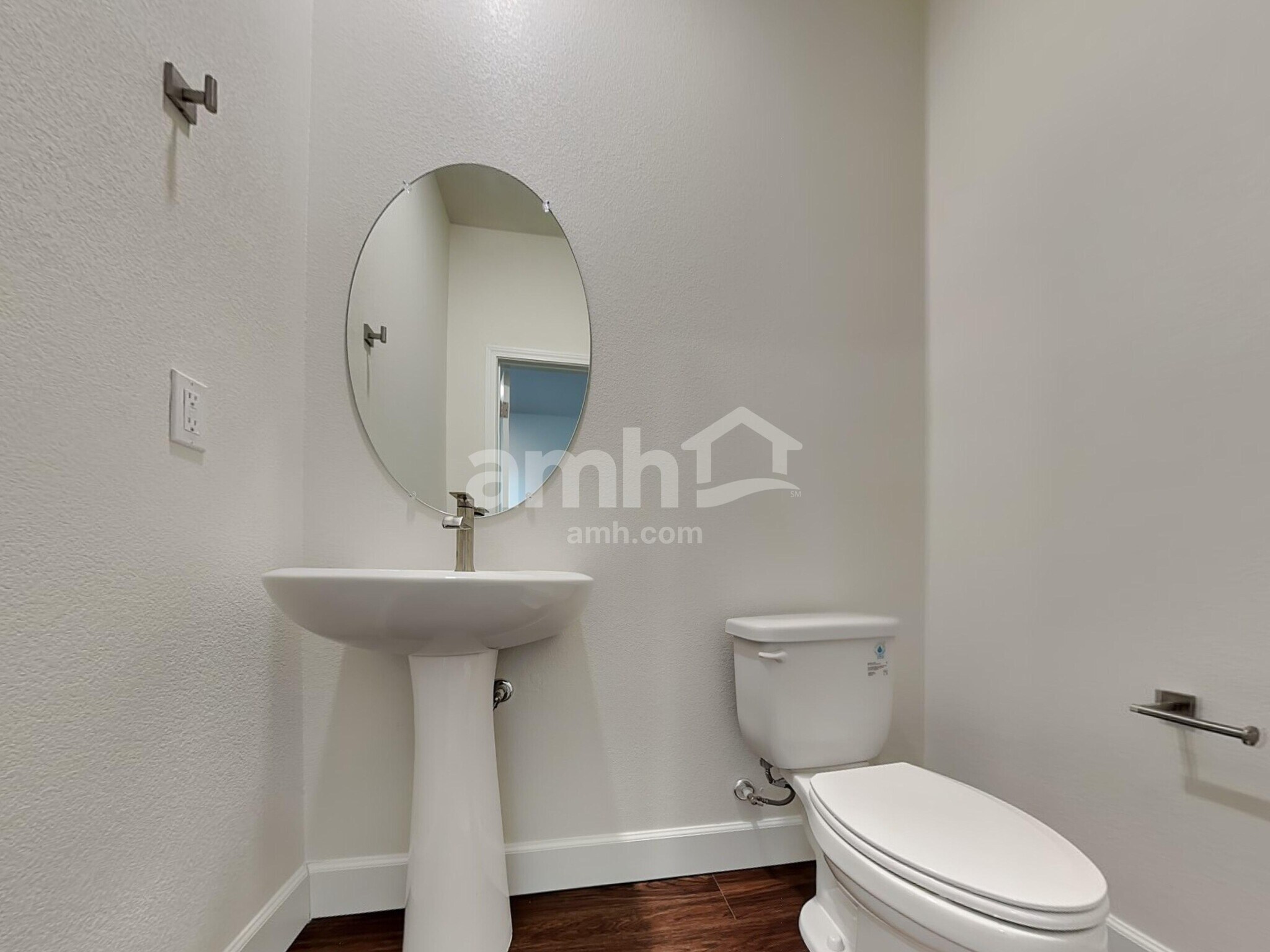 Building Photo - 1806 Viaggio Ave