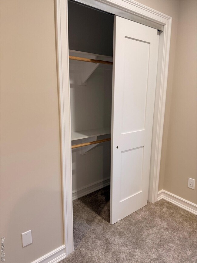 Building Photo - 122 Greenwich Ave