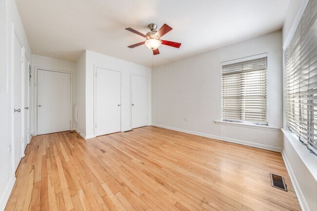 Building Photo - 3-BEDROOM HOME IN FANTASTIC ALAMO HEIGHTS ...