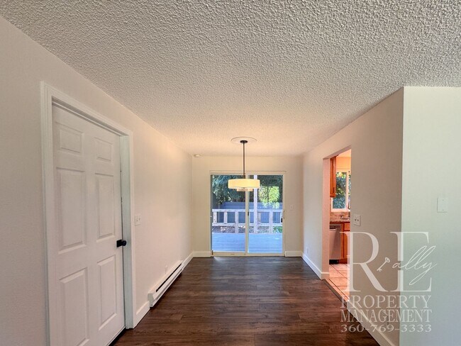 Building Photo - 8240 NE Seawind Ave