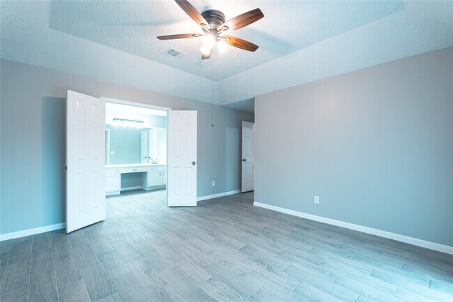 Building Photo - 8926 Sunny Point Dr