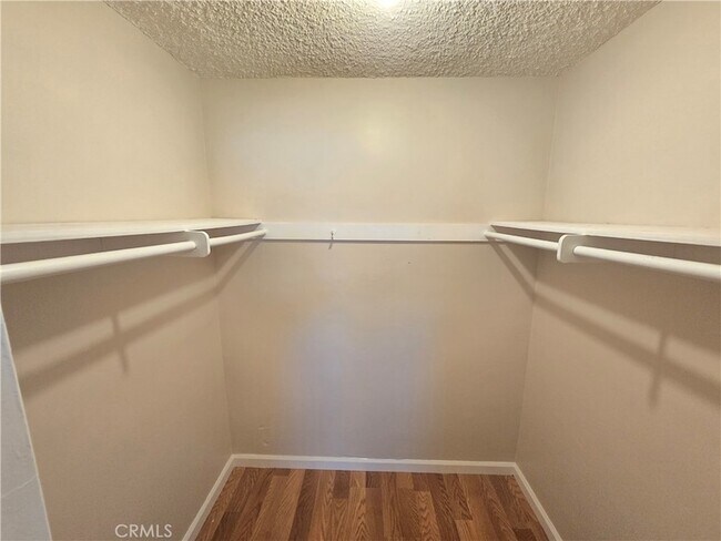 Building Photo - 811 Orchid Ct