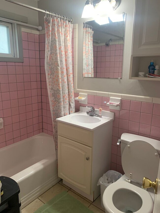 One Bedroom Condo Available for May 1st 129 A Round Hill Rd