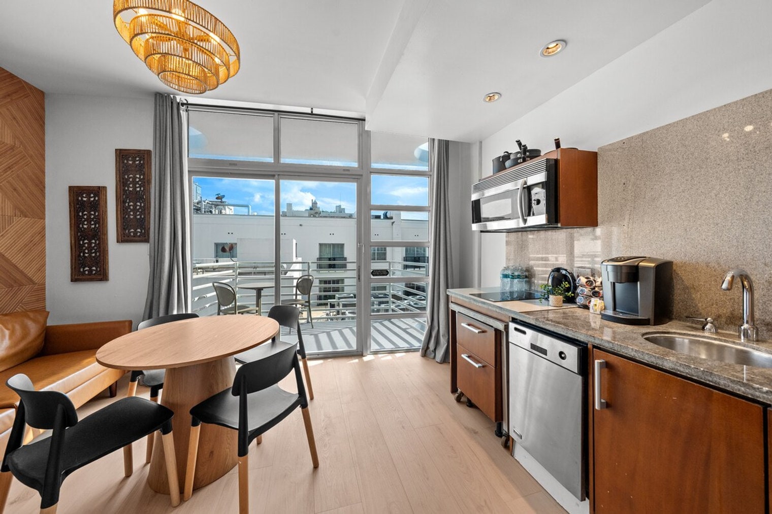 Building Photo - 1036 Ocean Dr