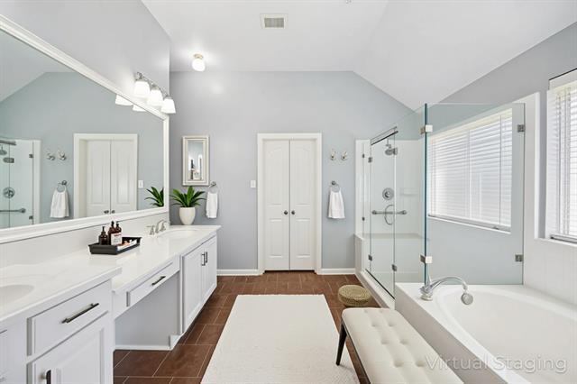 Building Photo - 4001 Lakeside Dr