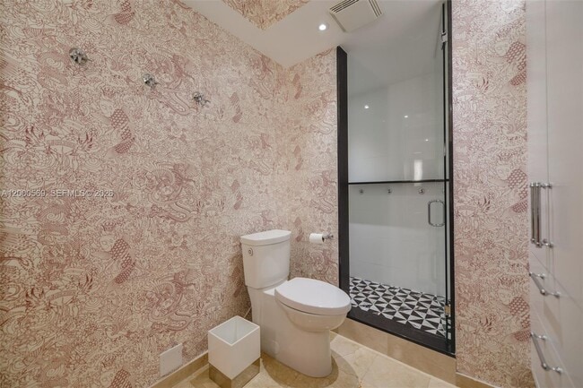 Building Photo - 10275 Collins Ave