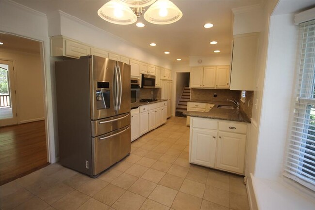 Building Photo - 1735 Moonstone Ct