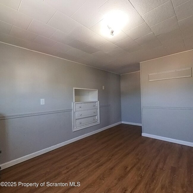 Building Photo - 919 Wood St