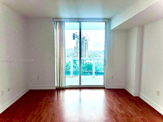 Building Photo - 1800 N Bayshore Dr