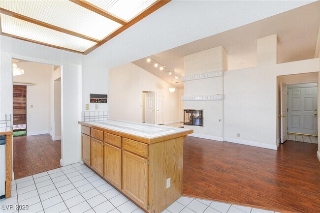 Building Photo - 6442 W Mesa Vista Ave