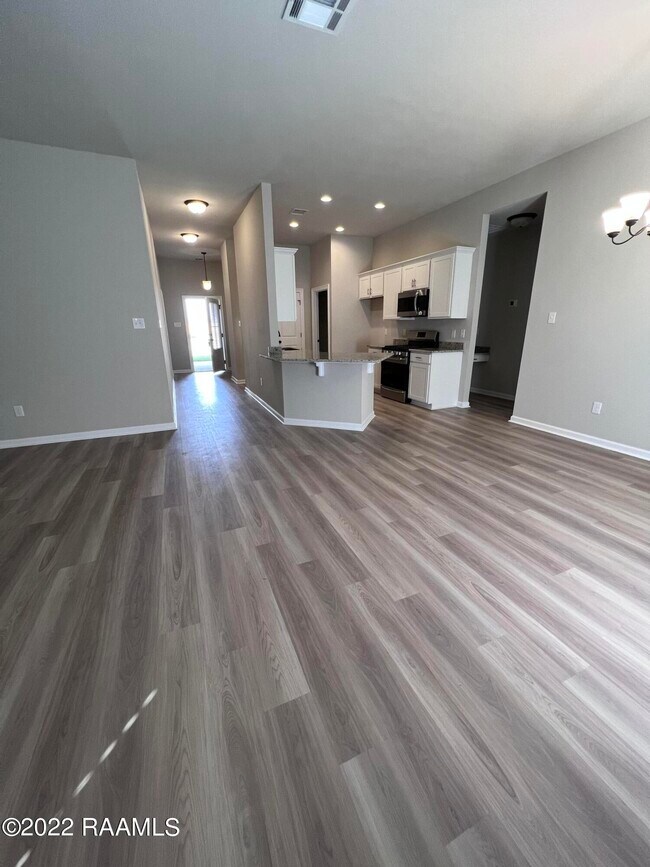Building Photo - 304 Tall Meadows Ln