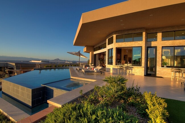 Building Photo - 661 Dragon Peak Dr