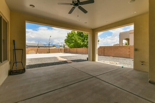 Building Photo - 8024 Canoncito Dr