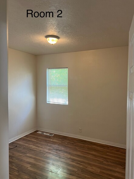 Building Photo - 873 w 300 s