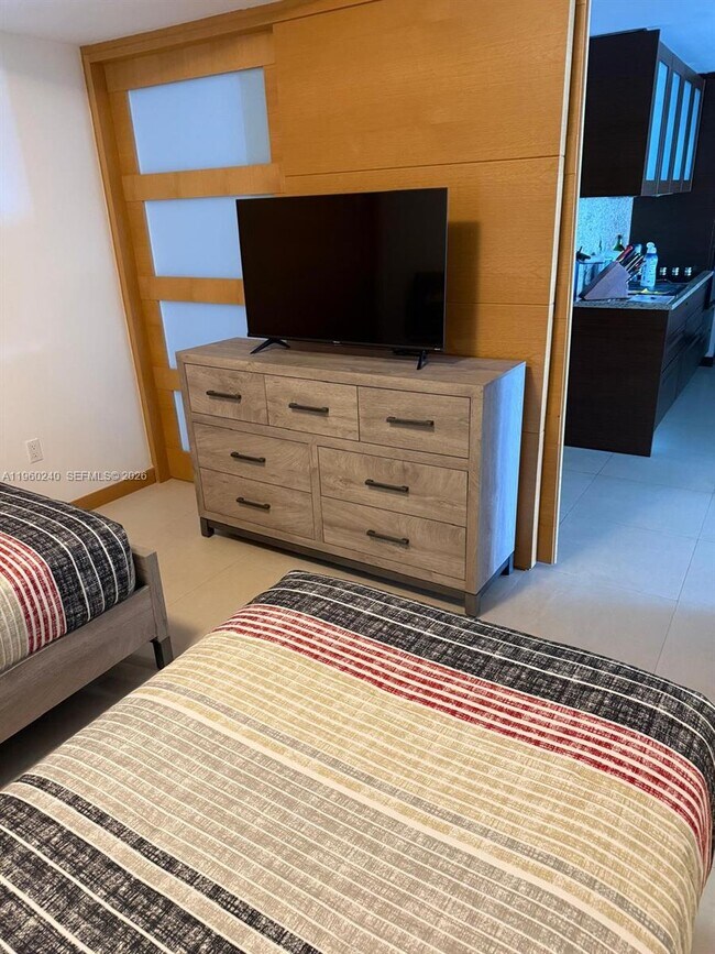 Building Photo - 1830 S Ocean Dr