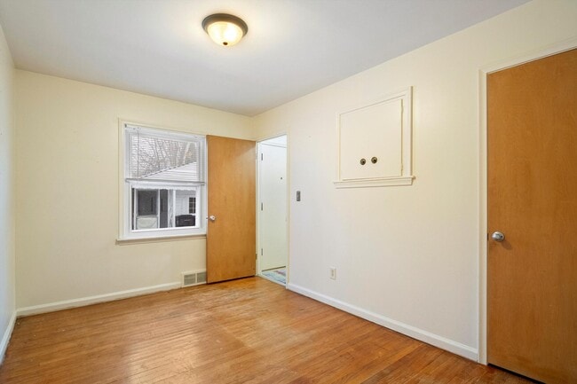 Building Photo - 17133 Delaware Ave