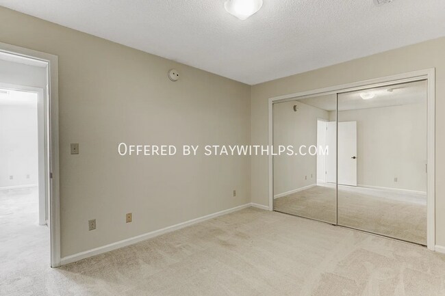 Building Photo - 5013 Scheibler Rd