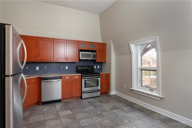 Building Photo - 414 Franklin St