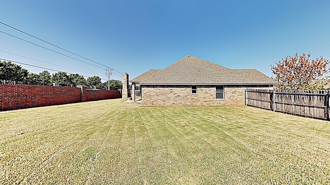 Building Photo - Luxury 4 Bedroom 2.5 Bathroom Home in Deer Creek Schools with a Bonus Room (Gated Community)