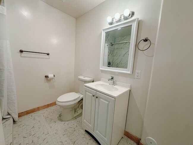Building Photo - 2494 Birchwood Way