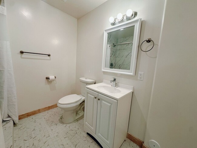 Building Photo - Upgraded 3 Bed / 2 Bath on Fire Mountain