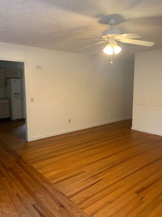 Building Photo - 718 Poplar Grove Rd