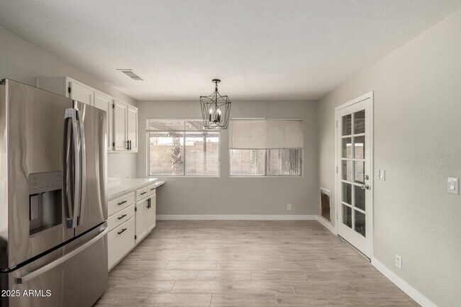 Building Photo - 4001 W Libby St