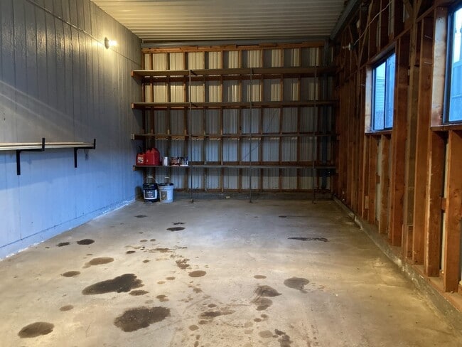 Building Photo - 2037 NE Stephens St