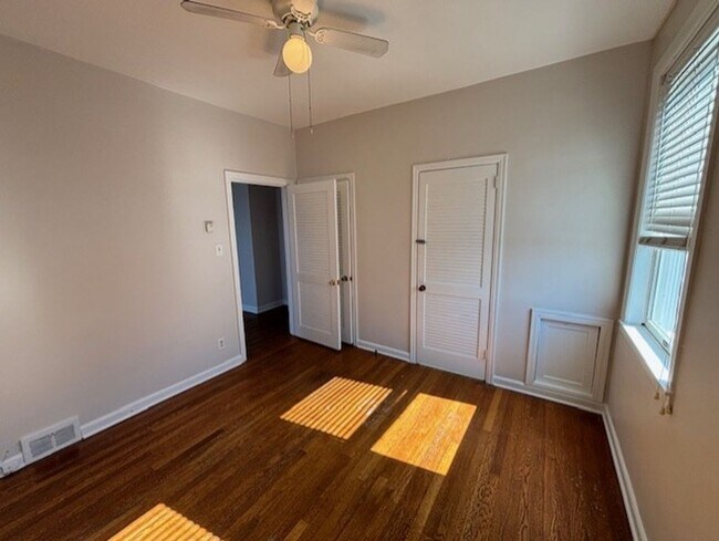 Building Photo - 2709 Pyramid Ave