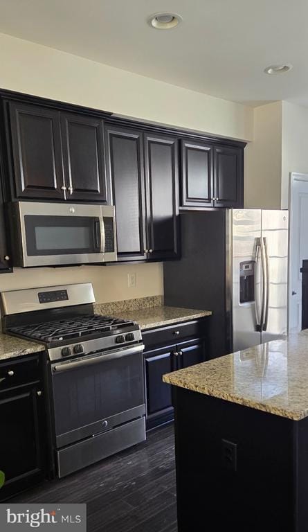 Building Photo - 320 Rolling Valley Dr