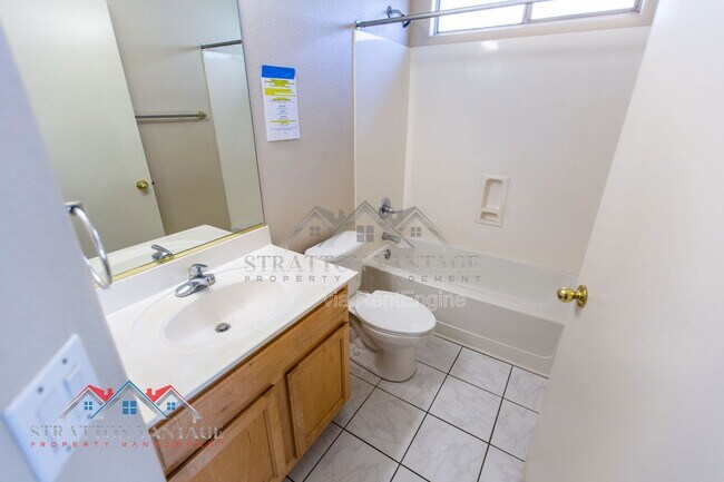 Building Photo - 12913 W Palm Ln