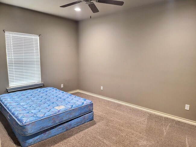 Building Photo - 2219 Quitman Ave