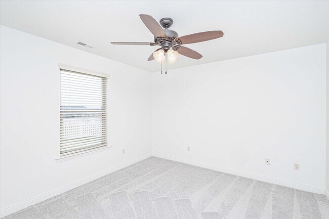 Building Photo - 6680 American Setter Dr