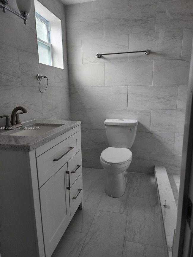 Building Photo - 1250 NW 55th St